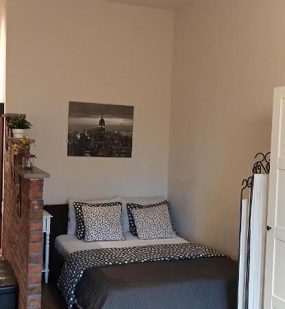 Studio Flat In A Historical XIX C. Building. Kaunas Esterno foto